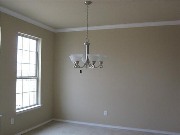 5th image of 225 Primrose Way