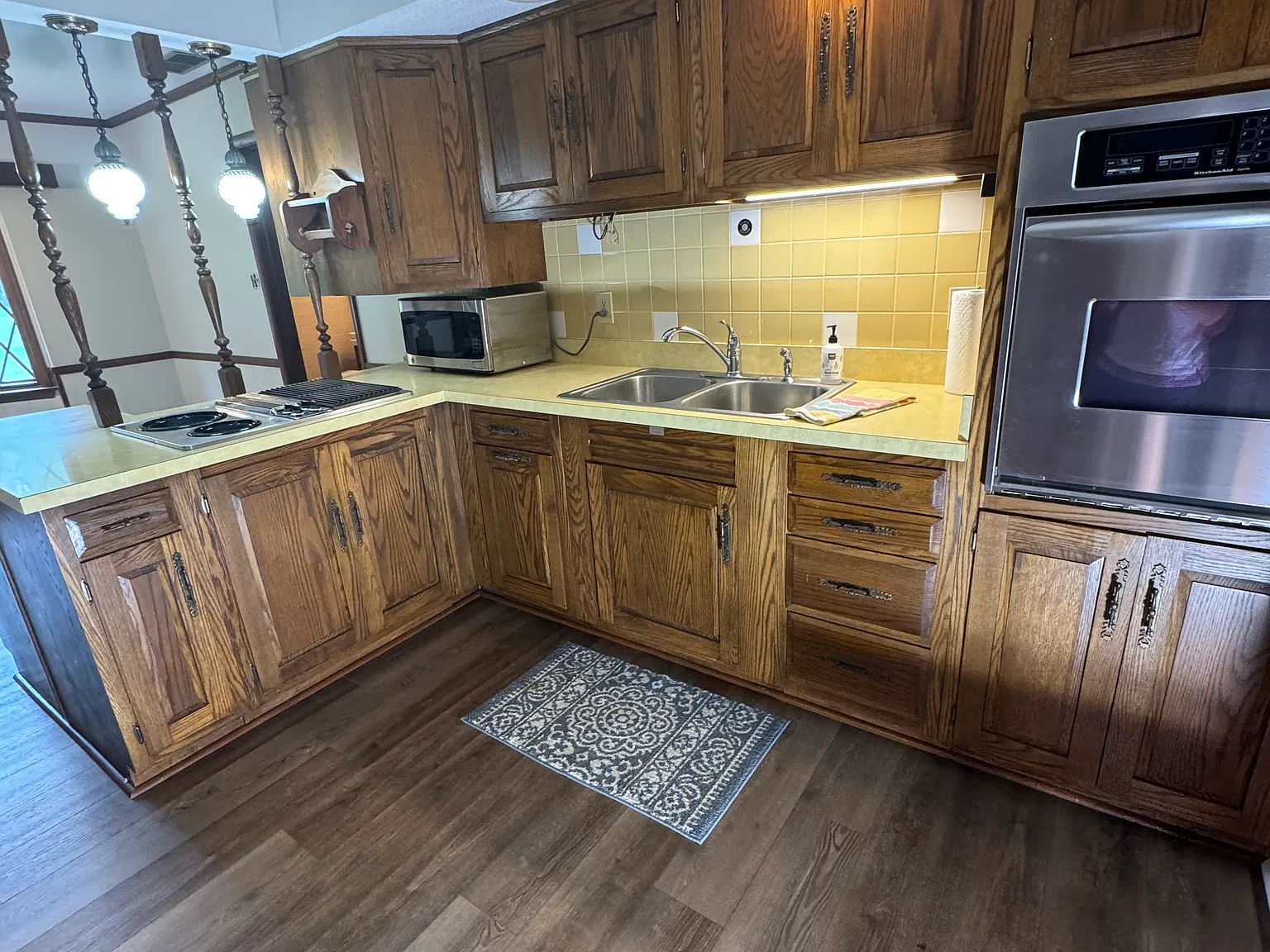 3 bed, 2.5 bath, 2084 sqft, $2,900 — Photo 2