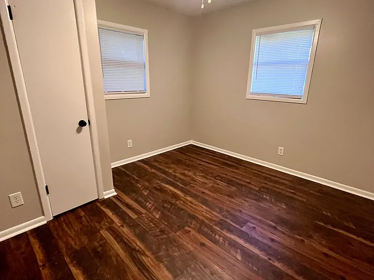 378 Badger Ln — Photo 5