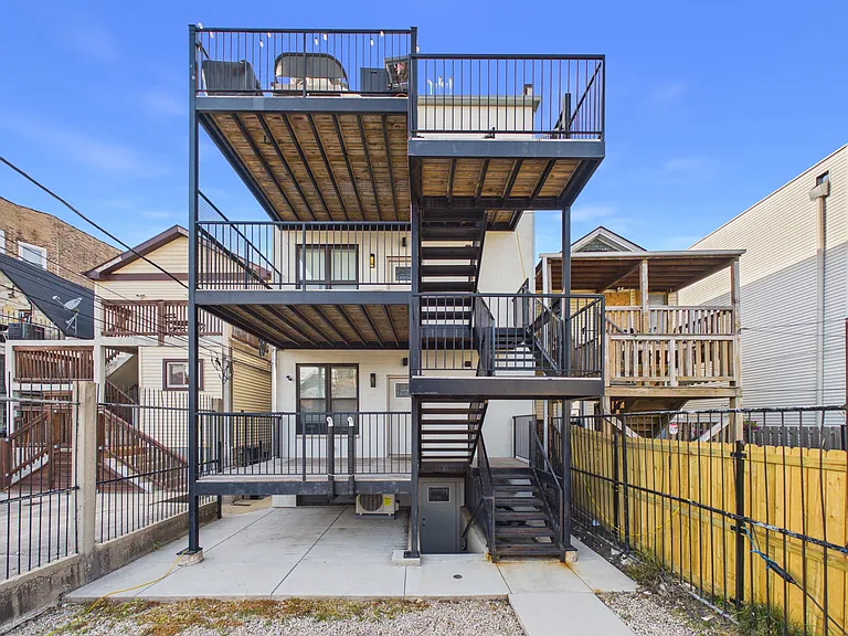 2421 W Lexington St #G — Photo 39