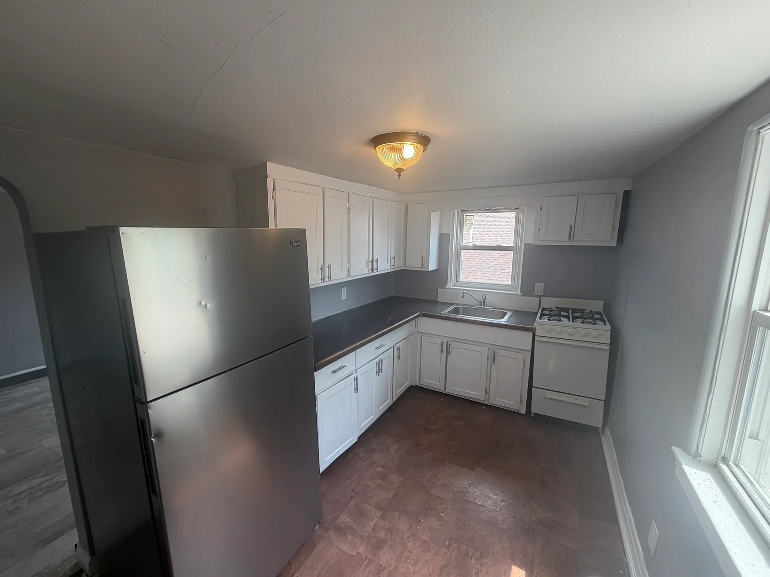 1 bed, 650 sqft, $1,075 — Photo 4