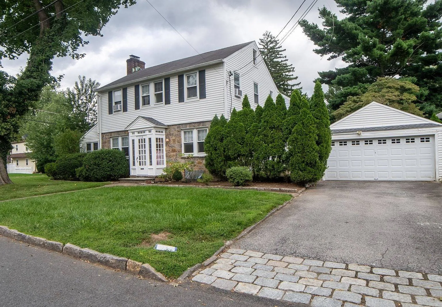 3 bed, 2.5 bath, 1611 sqft, $6,700 — Photo 1