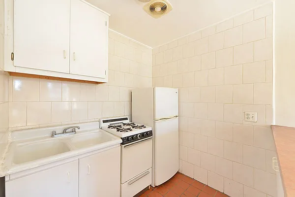 Rented by Compass | media 21