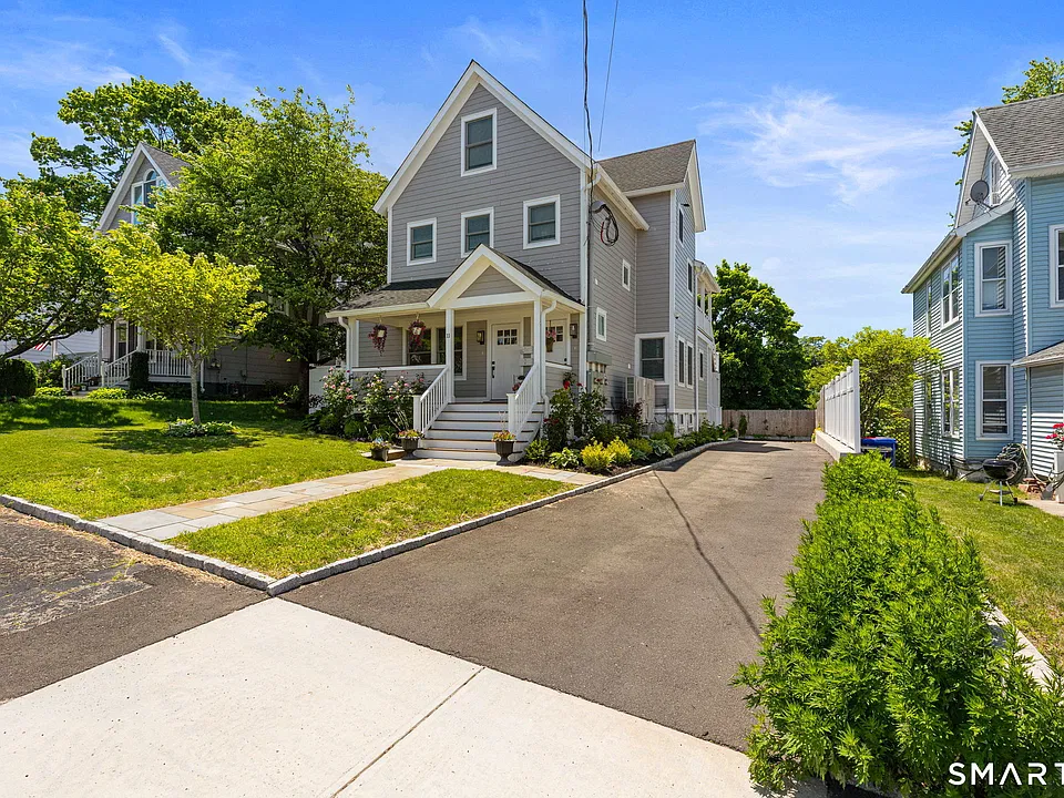 11 Quintard Ave #1