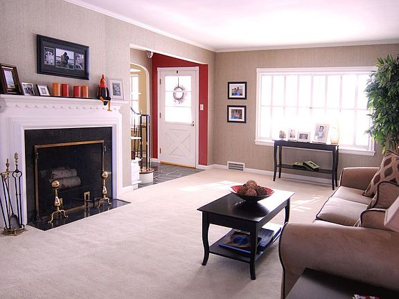 Beautiful working fireplace