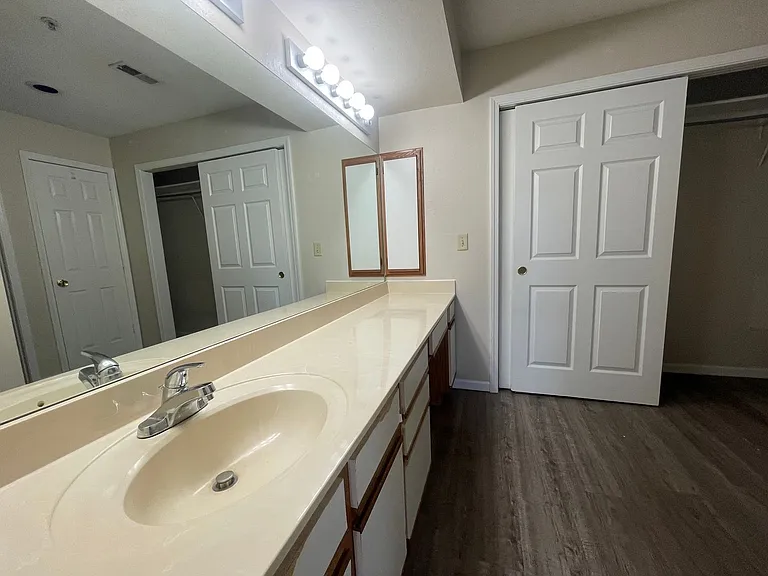 350 S Wildwood Dr #D3 — Photo 5