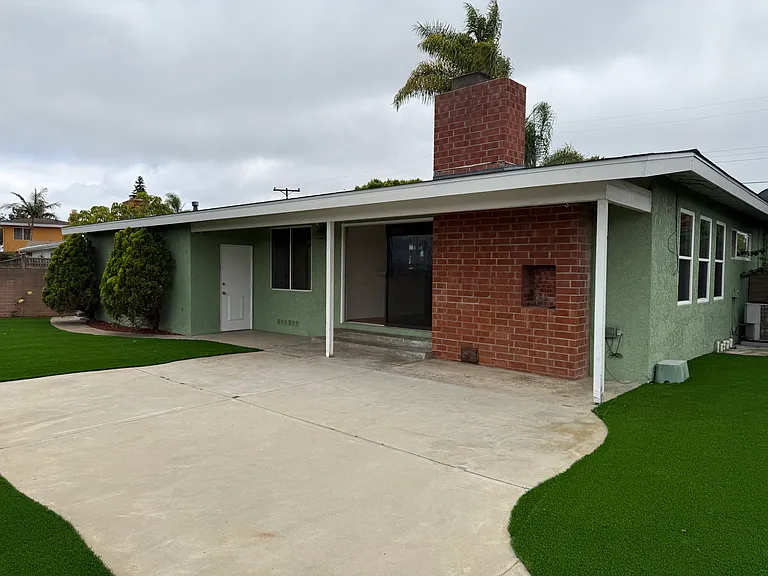 8870 Raejean Ave — Photo 5