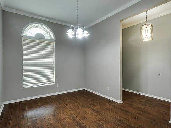 2nd image of 6 Merle Cir