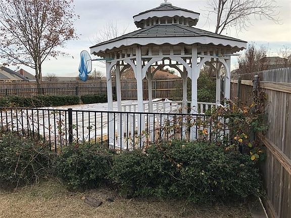 5th image of 1408 Glenwood Dr