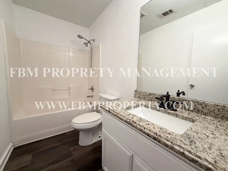808 Metropolitan Ave — Photo 19