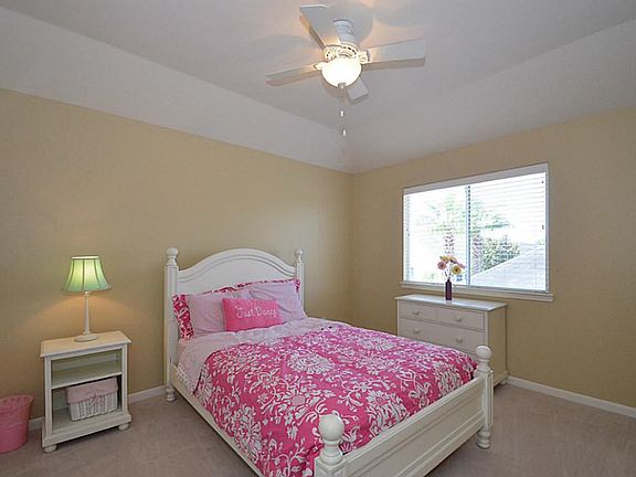5th image of 24215 Chesterton Ct