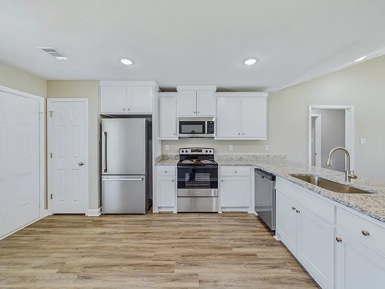 804 Pine Tree Rd — Photo 11