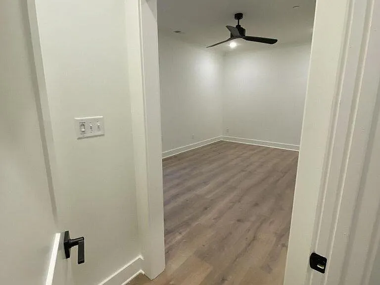2441 Memphis St #3 — Photo 12
