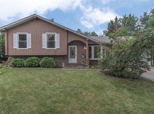 1692 Sheffield Dr, Elgin, IL 60123