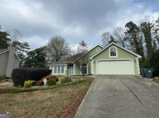709 Oak Moss Dr, Lawrenceville, GA