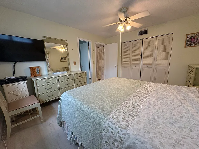 108 NE 20th Ave #206 — Photo 13