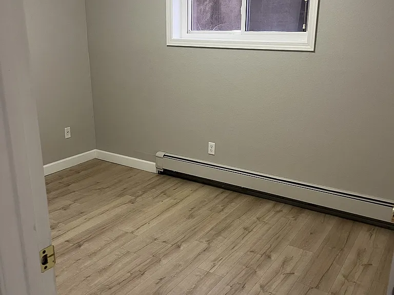 104 6th St NE #1 — Photo 6