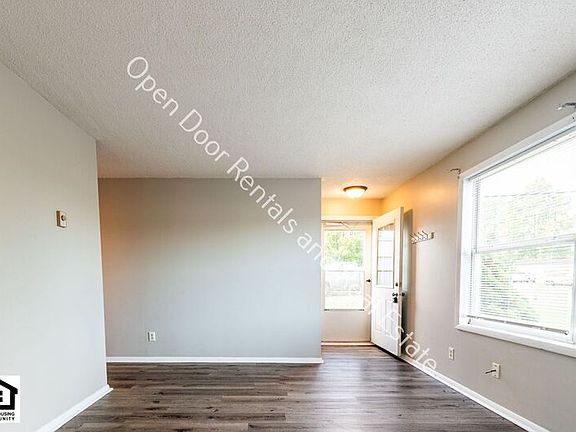 2nd image of 922 East Ave