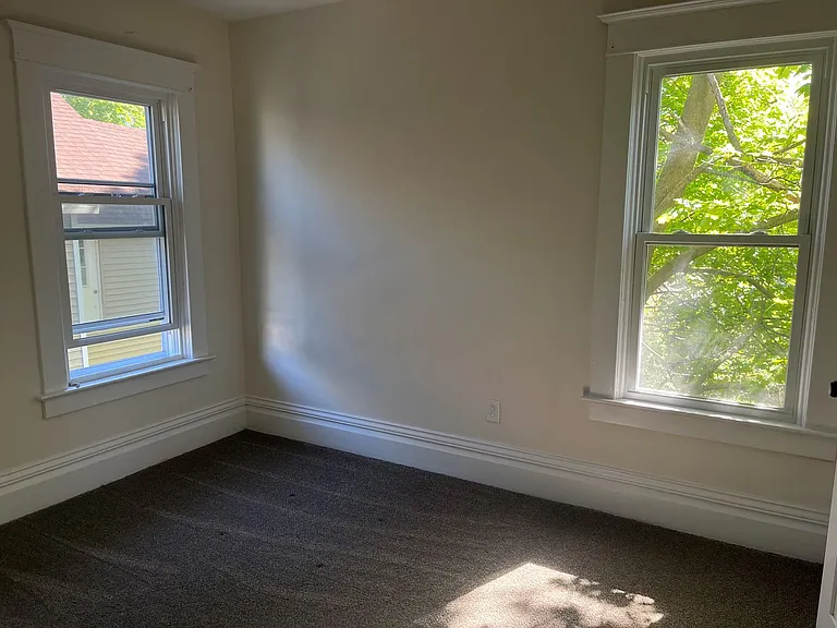 104 Helen St — Photo 10