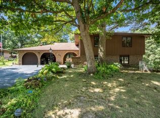 434 Park St, Burlington, IL 60109