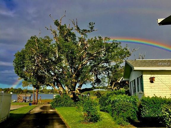 3rd image of 724 Lake Winnemissett Dr