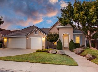 2879 Swift Ave, Clovis, CA 93611