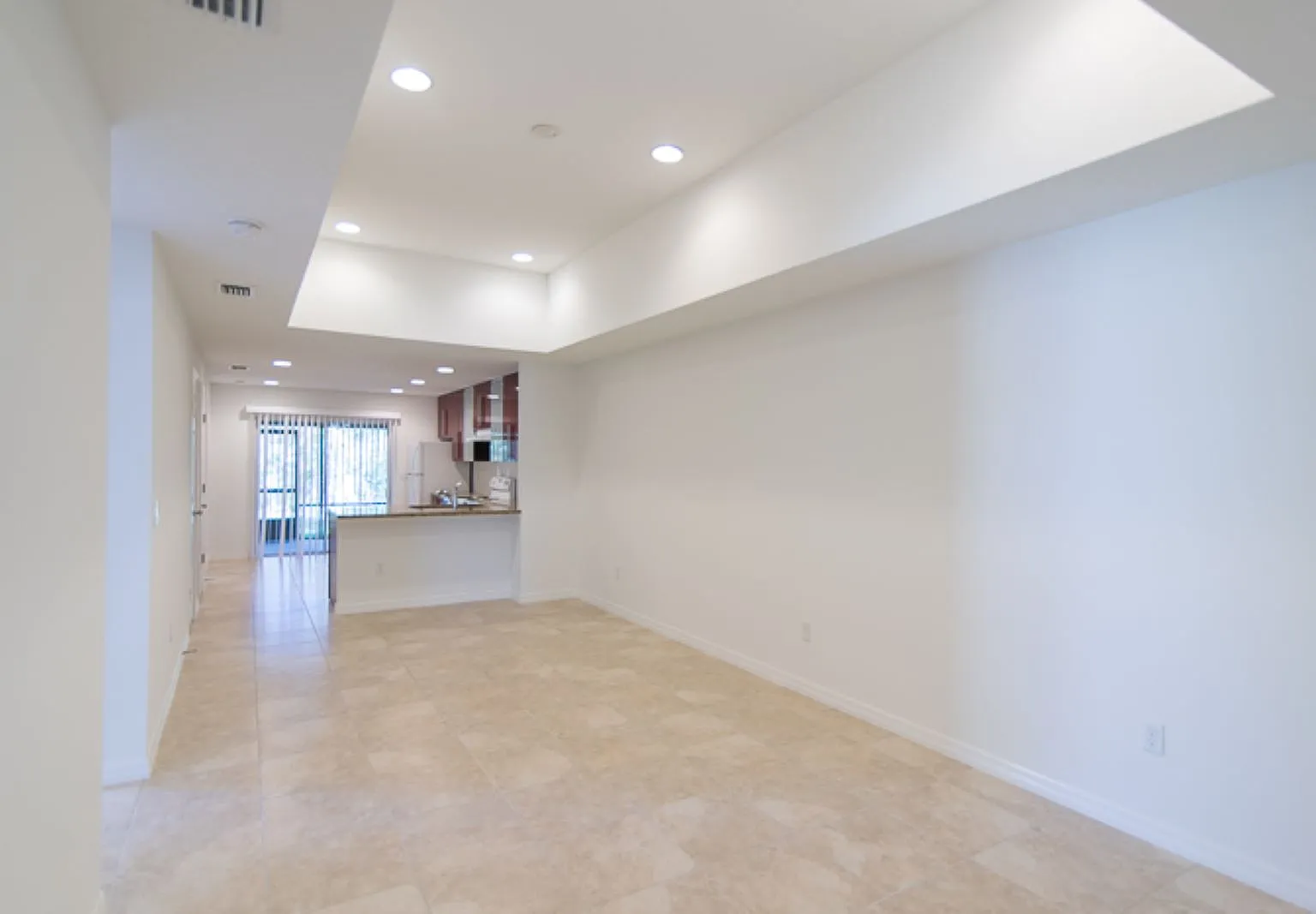 3 bed, 1180 sqft, $1,650 — Photo 3