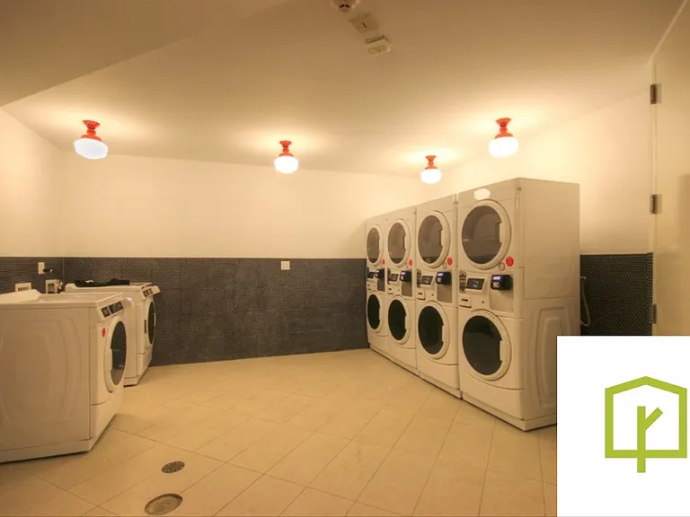1038 Greene Ave #3F — Photo 16