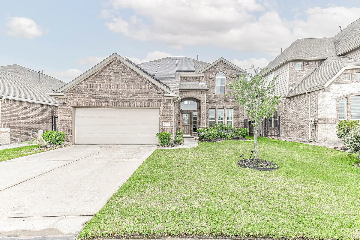 Photo 1 of 23 - 3627 Lake Bend Shore Dr - Spring, TX Primary Photo - 3627 Lake Bend Shore Dr