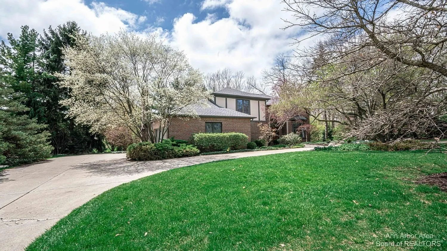 3228 W Dobson Pl photo 1