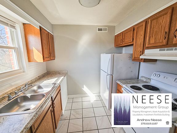 5th image of 315 Heathland Dr #3