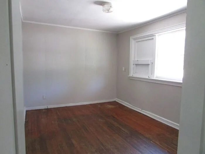 223 Highland Ave — Photo 2