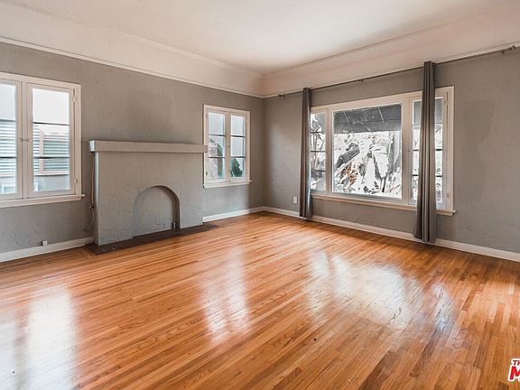 4th image of 817 Westmount Dr #819-1/2