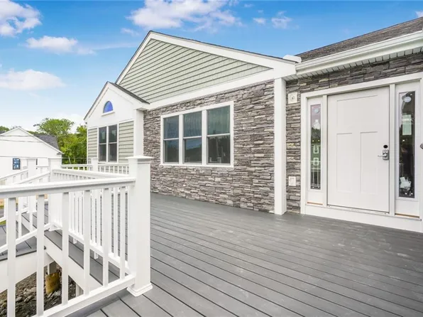 445 Sharps Lot Rd, Swansea, MA 02777