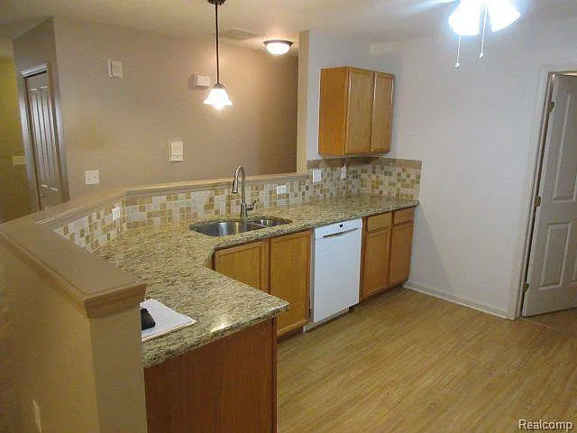 4192 Berkeley Ave — Photo 8
