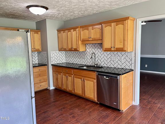 3rd image of 5530 Crenshaw Dr