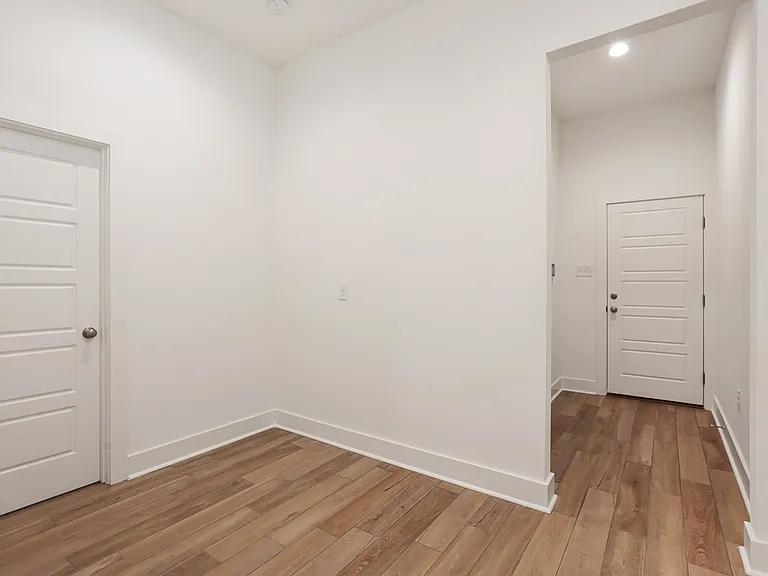 9534 Creekview Dr — Photo 19