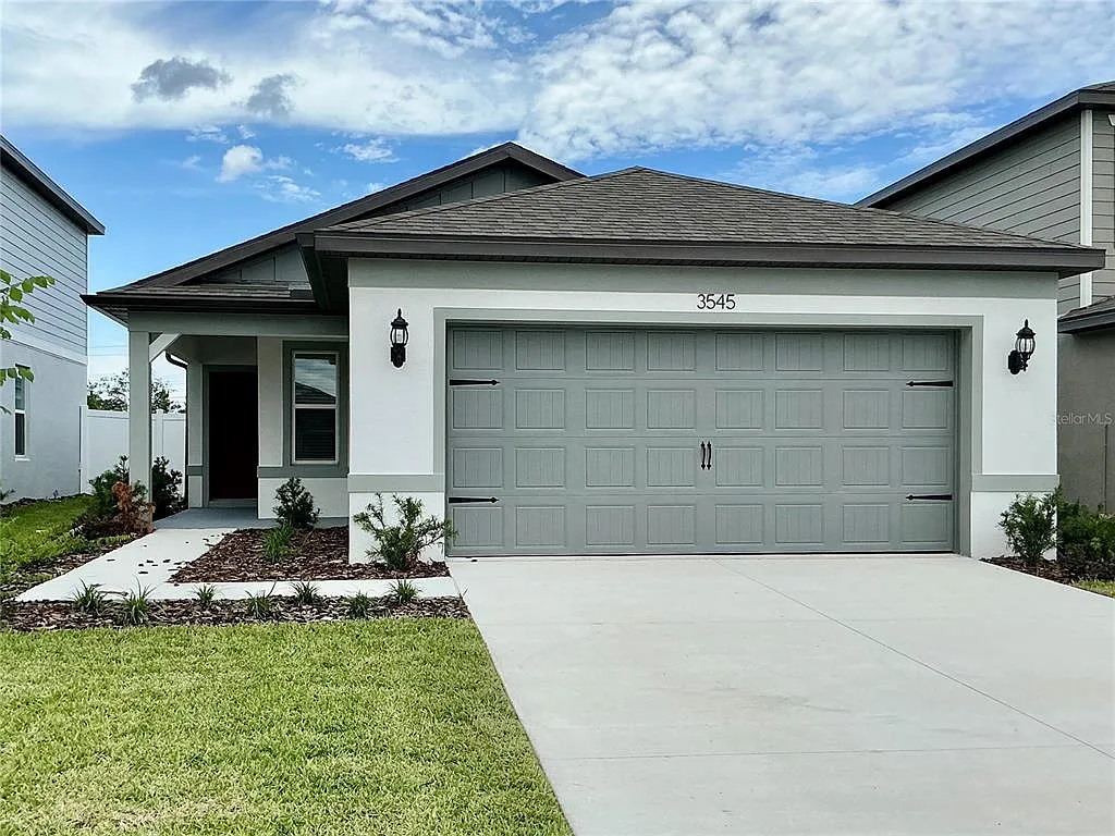 4 bed, 2.0 bath, 1580 sqft, $1,999 — Photo 1