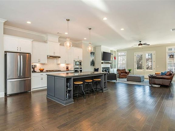 3rd image of 12561 Arnold Mill Rd