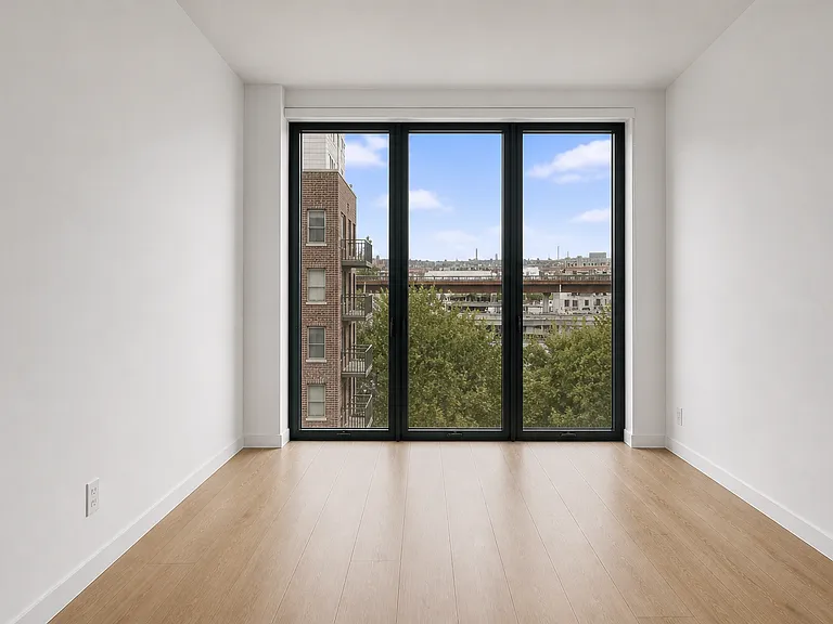 10-25 Jackson Ave #6B — Photo 7