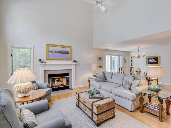 140 Kates Path, Yarmouth Port, MA 02675