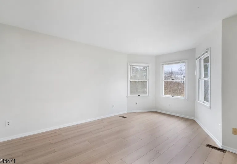 15 Madison Ave — Photo 12