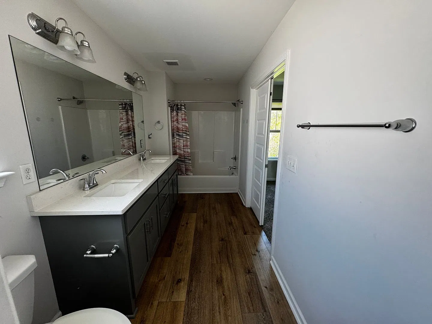 3 bed 2.5 bath — Photo 4