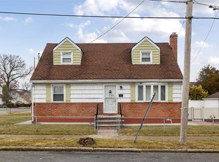 1 Spring Garden St, Valley Stream, NY 11580