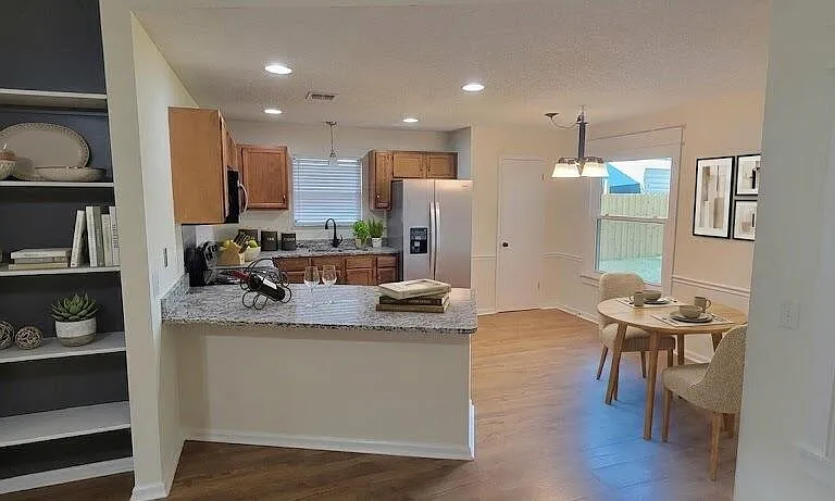 335 Hickory Hollow Dr N — Photo 5