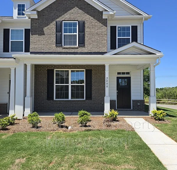 2000 Harlequin Dr — Photo 1