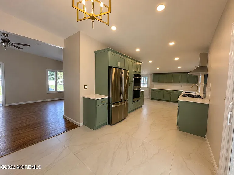 253 Parkview Ter — Photo 10