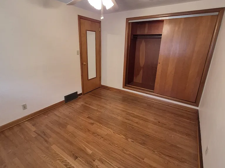324 Church Ave SE — Photo 13