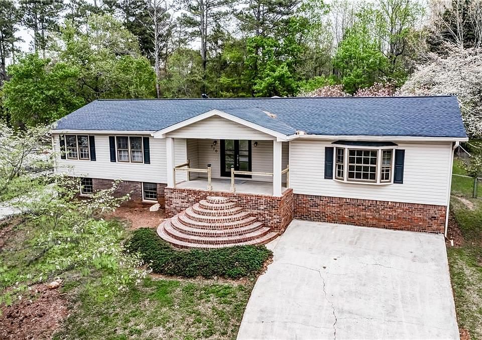 1st image of 770 Pine Lake Dr NW
