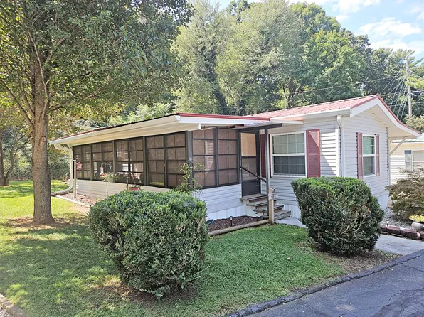 34 Old Well Rd, Franklin, NC 28734